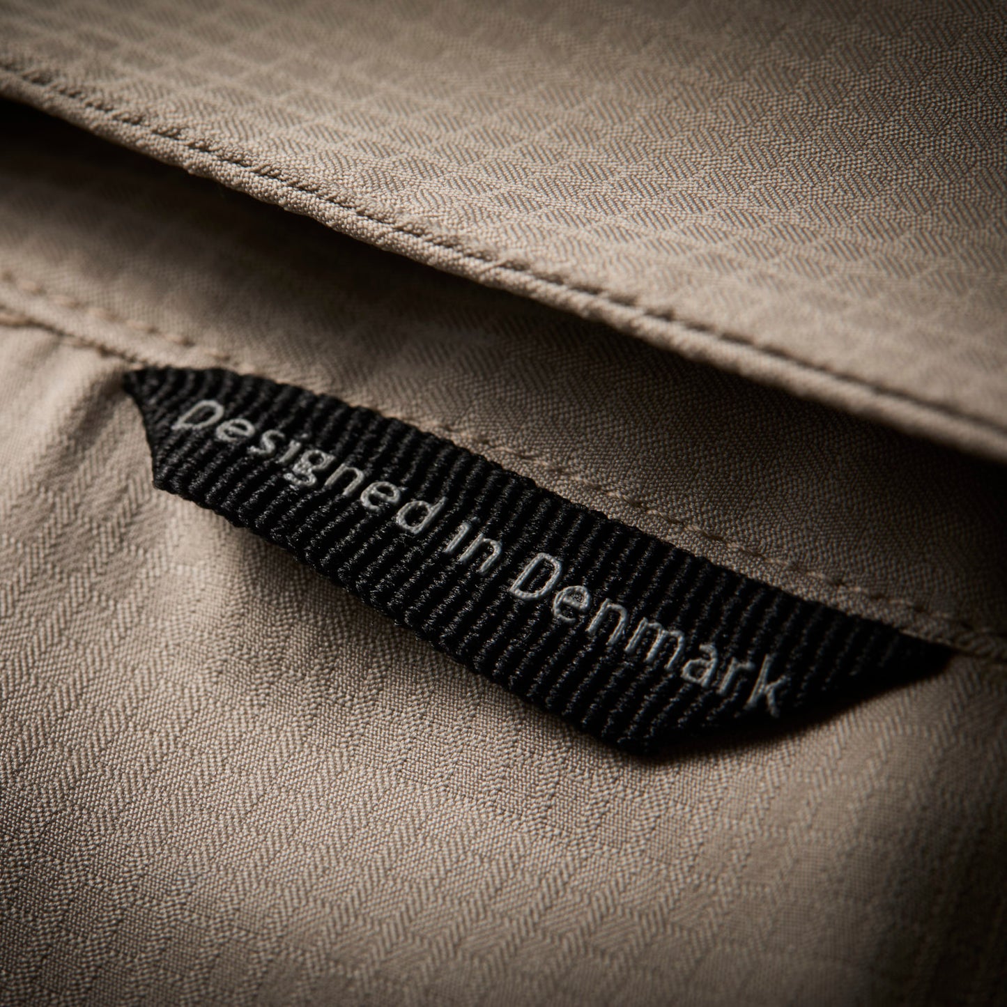 Ezmar-Light-Kortaermet-Khaki-Geoff-Anderson-Closeup-12.jpg
